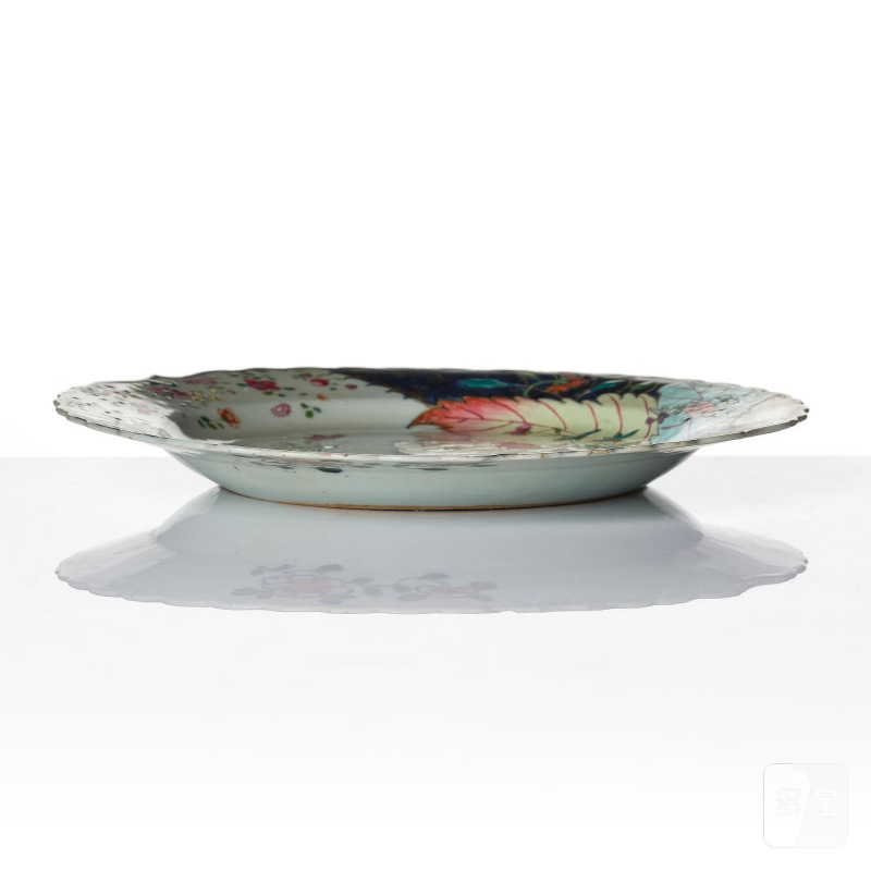 A set of three famille rose 'tobacco leaf' plates, - 图4